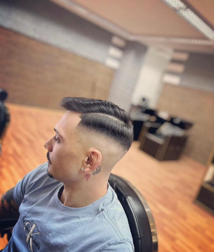 Klassischer Sidepart mit Skin Fade